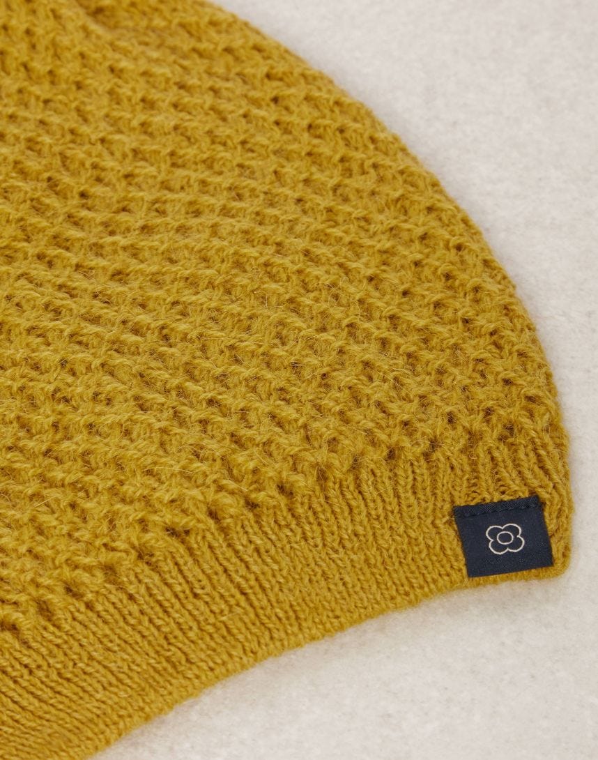 Yellow beanie in wool and alpaca
