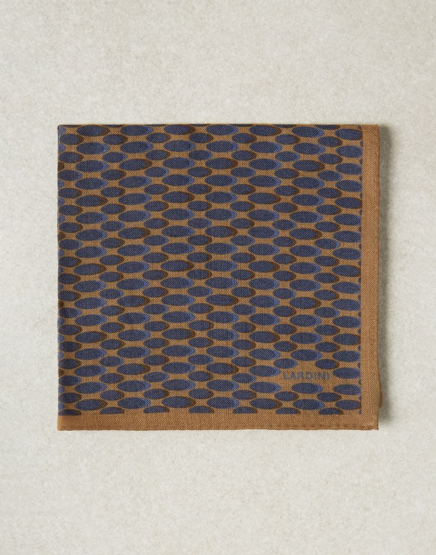 Beige and blue pocket square with a geometrical pattern