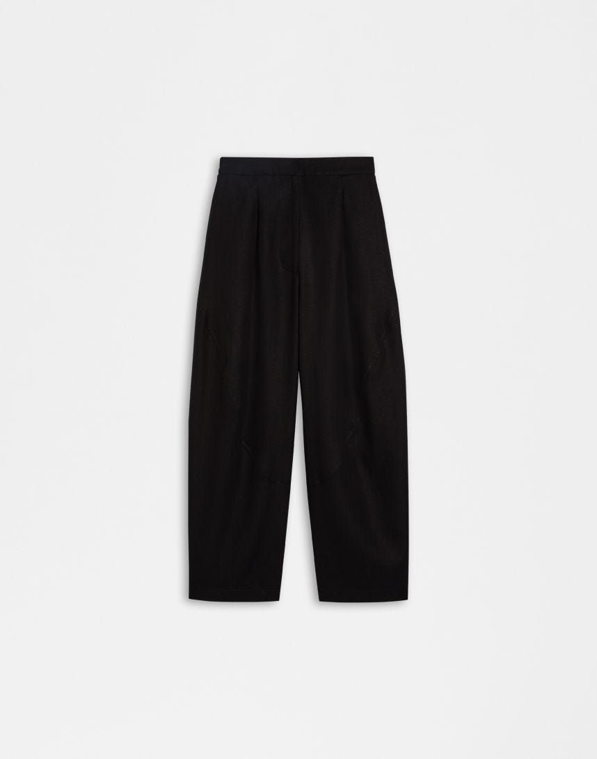 Black linen cloth loose-fitting, low-waisted trousers