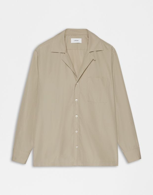 Camicia beige in popeline di cotone con taschino applicato e fondo dritto