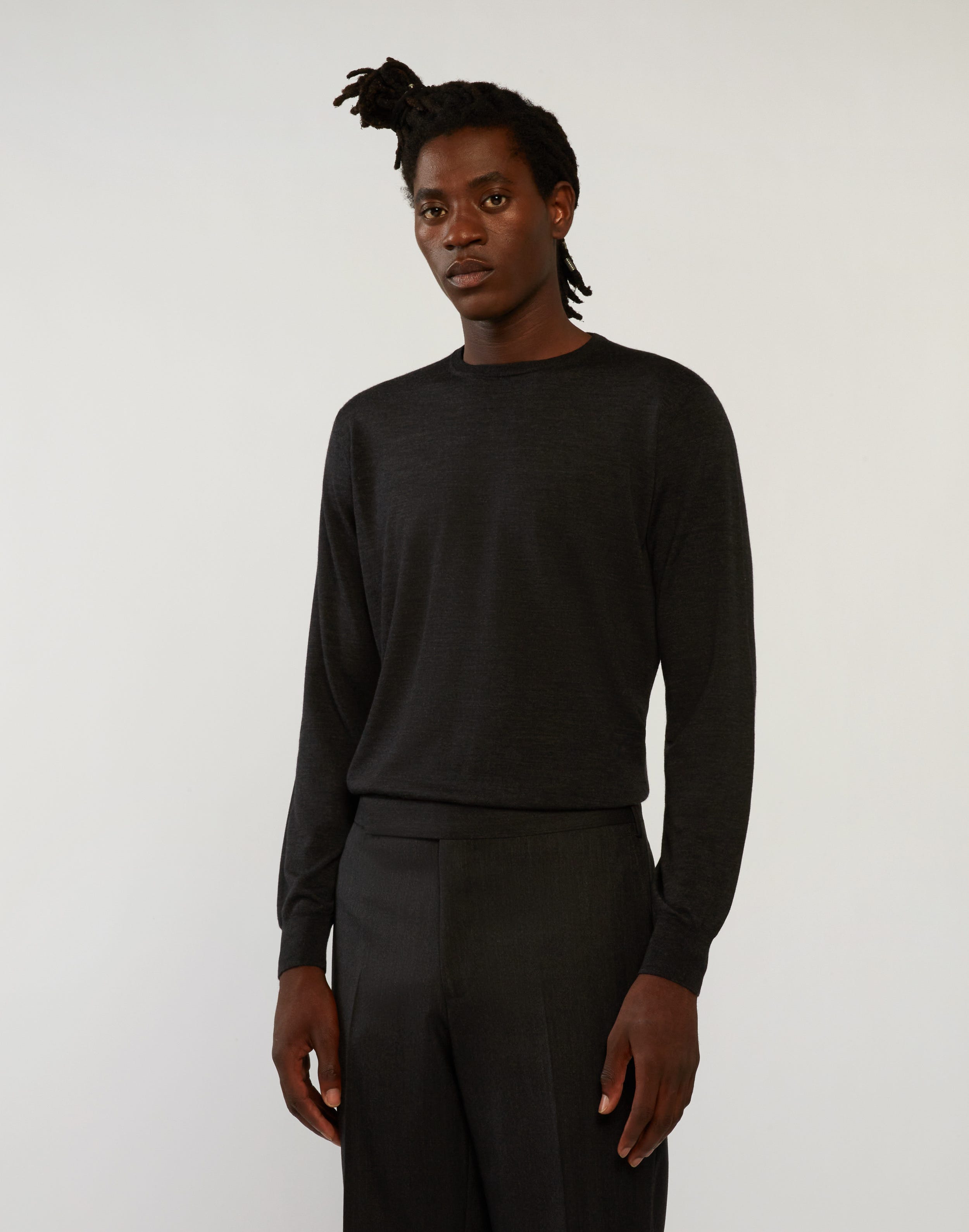 Grey round-neck knit in wool, silk and cashmere 